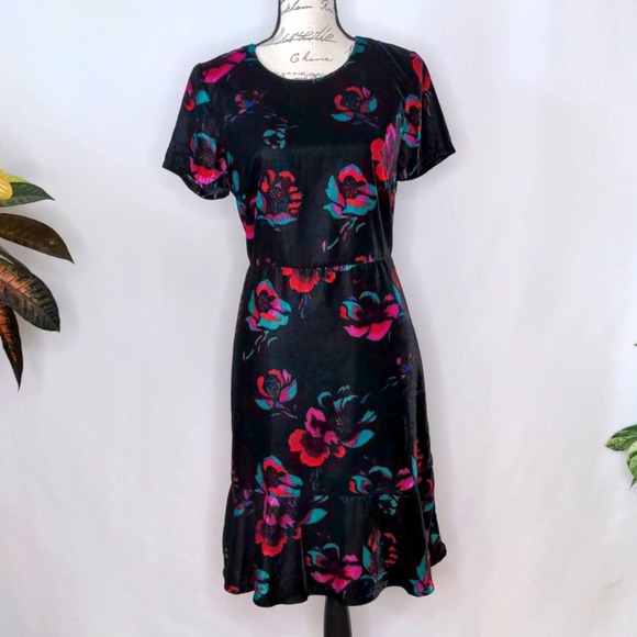 J. Crew Dresses & Skirts - J. Crew Floral Valour Dress Size 6